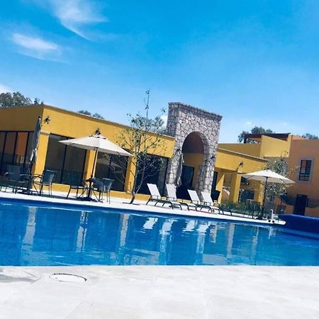 Depa En San Miguel De Allende Zirandaro Con Piscina Exterior foto