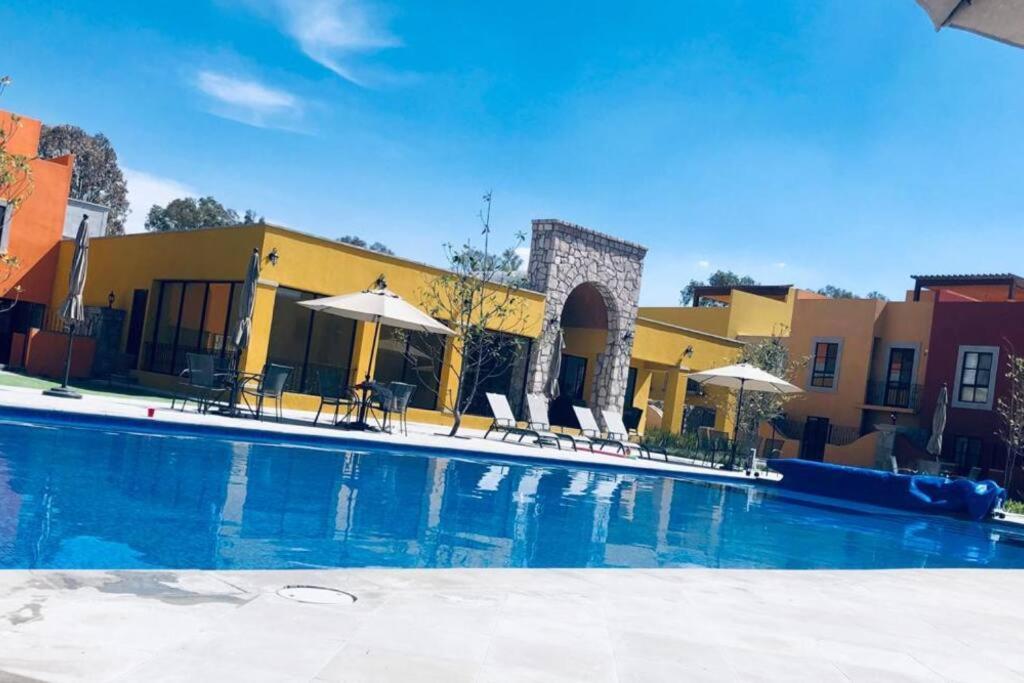 Depa En San Miguel De Allende Zirandaro Con Piscina Exterior foto