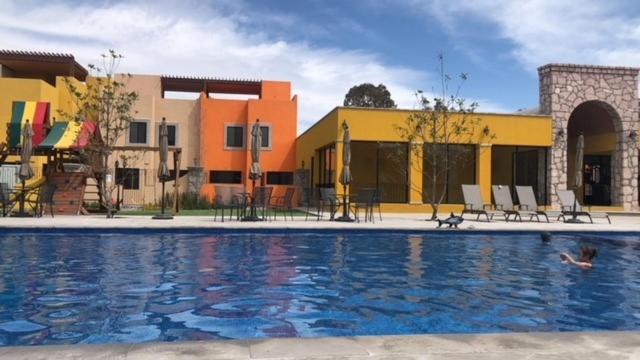 Depa En San Miguel De Allende Zirandaro Con Piscina Exterior foto
